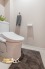 温水洗浄タイプのトイレは、快適さと清潔さを両立した使いやすいデザイン。便座の快適機能も備わり、毎日の生活がより便利になります。
