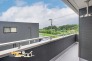 1号棟 南東向きのバルコニーは、朝から心地よい陽光が差し込む明るい空間。洗濯物も乾きやすく、毎日の家事を快適にサポートします。