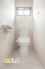 温水洗浄タイプのトイレは、快適さと清潔さを両立した使いやすいデザイン。便座の快適機能も備わり、毎日の生活がより便利になります。
