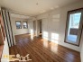 約10.5帖の広さを確保した洋室は、間仕切りを設けることで2部屋に分けて使える仕様。家族構成やライフスタイルの変化に合わせて、寝室や子ども部屋など柔軟に使い分けられます。