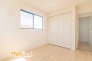 お部屋は採光と通風が考えられた居心地のいい空間設計。全居室収納付きのためスッキリとしたレイアウトを考えることができます。
