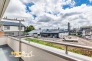 南向きのバルコニーは、前面に大きな建物がなく開放感あふれる空間。たっぷりの陽光と心地よい風を感じながら、明るく伸びやかな暮らしを楽しめます。