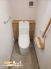 温水洗浄タイプのトイレは、快適さと清潔さを両立した使いやすいデザイン。便座の快適機能も備わり、毎日の生活がより便利になります。
