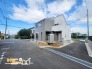 2号棟 土地面積約３２坪の広さで駐車２台可能のゆとりある邸宅は、ＺＥＨ水準で高い断熱性能と省エネ性能を持つ安心・安全の住まいです。