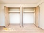 全居室収納付きでお部屋もスッキリまとまります。ハンガーパイプ＋棚付きでクローゼットとして衣類収納にも最適です。