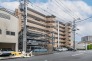 埼玉高速鉄道『南鳩ヶ谷』駅まで徒歩約13分。交通利便性と住みやすさを兼ね備えた立地に加え、ペットと一緒に暮らせる住まいです。※飼育細則あり。