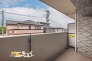 南向きの陽光に恵まれたバルコニーは、ゆとりある広さを備えた明るい空間。洗濯物もたっぷりと干しやすく、毎日の家事を快適に支えてくれます。