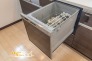 食器洗浄機を備えたキッチンは、後片付けの負担を軽減してくれる便利な設備。毎日の家事を効率よくサポートてくれます。