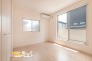 お部屋は採光と通風が考えられた居心地のいい空間設計。全居室収納付きのためスッキリとしたレイアウトを考えることができます。
