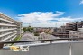 南東向きのバルコニーは、朝から心地よい陽光が差し込む明るい空間。洗濯物も気持ちよく干せ、日々の暮らしに心地よさをプラスしてくれます。
