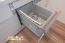 食器洗浄乾燥機を採用したキッチンは、家事効率にも配慮された機能的な空間。面倒な洗い物の手間を軽減し、快適な暮らしを支えてくれます。