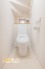 住まいの中でほっと一息つける、落ち着きのあるトイレ空間。シンプルで使いやすく、毎日何度も利用する場所だからこそ、快適さを感じられます。