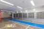 住まう方を優しく迎え入れる内エントランス。落ち着いた雰囲気が広がり、共用部から住まいの上質さを感じられます。