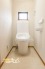 トイレを2ヵ所に設けたゆとりある間取り。朝の忙しい時間帯や来客時にも使い分けができ、各階からアクセスしやすい便利な配置です。