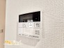 ワンタッチでお湯張りができるオートバスを採用。お湯の継ぎ足しや追い焚きも簡単に行えるため、帰宅が遅くなった日でも、入浴準備がスムーズに行えます。
