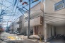 平成２９年築のリフォーム住宅！目の前は桜並木で春には満開の桜を臨める過ごしやすい住環境です♪