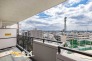 南西向きで明るい陽光が差し込むバルコニー。前面に建物がなく、7階からの開放感ある眺望も楽しめます。風通しも良く、洗濯物も干しやすい心地よい空間です。

