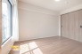 角部屋ならではの開放感があり、全居室に窓を設けた明るい住まい。各お部屋で自然光を感じながら、プライベートな時間も心地よく過ごせます。
