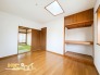 お部屋もすっきり片付く全居室収納付き。空いたスペースにはこだわりの家具やインテリアをレイアウトして自分だけの快適なお部屋でお過ごしいただけます。
