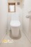 清潔感のあるトイレを1階・2階の2ヶ所に設置。換気窓付きで明るく換気もしやすく、各階で使い分けができて便利です。

