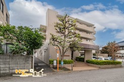 商業施設や教育施設も徒歩圏内で生活利便性良好♪