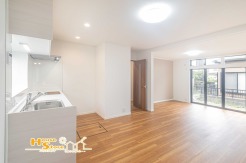 ゆとりの広さを確保したキッチンは窮屈さを感じることなくご家族と共同でのお料理にも適してます。