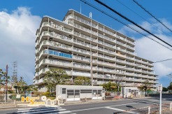 内覧をご希望の方は、お気軽にお問い合わせください。また、社用車によるご自宅や最寄り駅からの無料送迎サービスもご利用いただけます。初めてのマイホーム探しも、しっかりとサポートいたします。