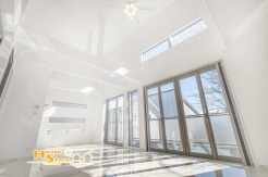 2階リビングはバルコニーに面しており、採光と通風に優れた居心地のいい空間に。新生活を鮮やかに彩り、風と光を感じられる新生活を実現します。