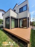 土地面積約58坪超の広い敷地。リビングから直接出入り可能・開放的なウッドデッキのある上質な住まい。