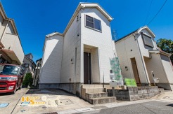内覧をご希望の方は、お気軽にお問い合わせください。また、社用車によるご自宅や最寄り駅からの無料送迎サービスもご利用いただけます。初めてのマイホーム探しも、しっかりとサポートいたします。