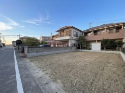 南向き・前面6М道路で開放感があり、日当たり・通風良好の好立地です。