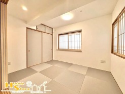 畳ならではの落ち着いた雰囲気が魅力の和室。くつろぎの場としてはもちろん、来客時の客間やちょっとした休憩スペースなど、様々な用途で活用できます。