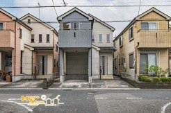 整形地・平坦地のゆとりある敷地で、住まいづくりを楽しめる住環境。小・中学校も身近にあり、お子様の通学にも安心な子育て世帯に嬉しい立地です。