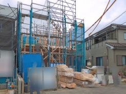 草加市両新田西町